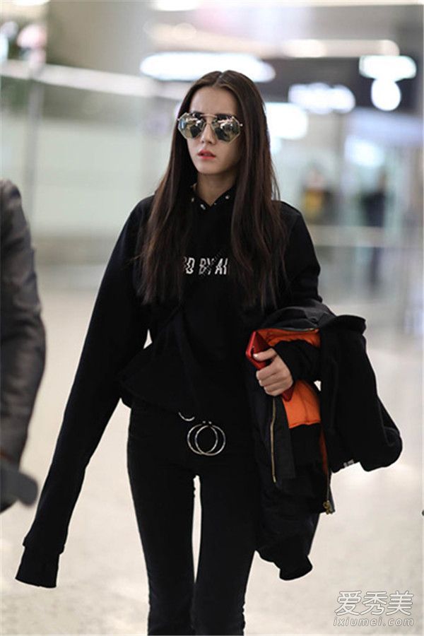 你的衣服和照片怎么搭配？