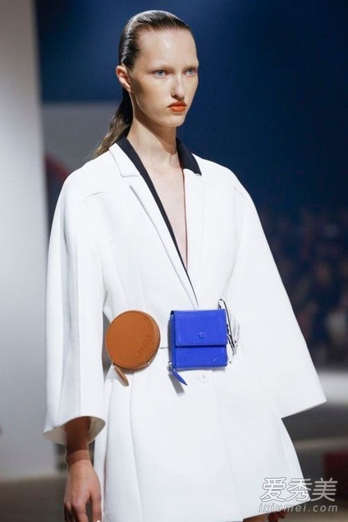 当2017年小包热潮来袭时，“我的尺寸”就更加多样化了。