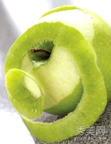 苹果如何护肤？嘴唇保护，防止皲裂
