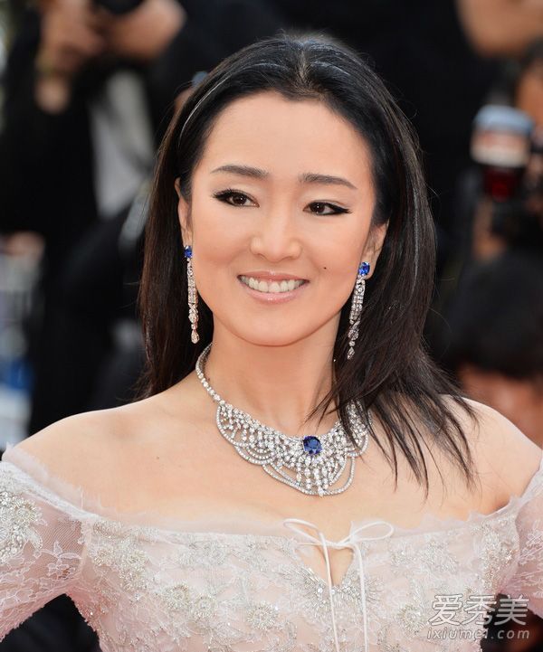 即使用高清镜头放大十倍，这些女演员的外表还是很年轻。