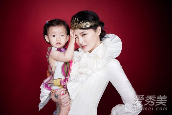 大S生了第二个孩子。她曾经美丽的金句就像天空中打雷一样。