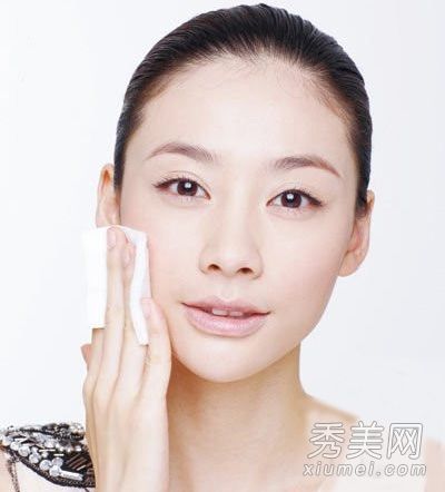 如何使用护肤品?使用碳粉和乳液的技巧