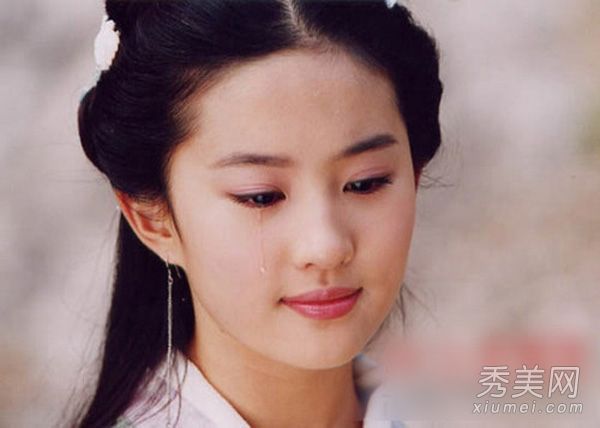 女明星哭，美丑PK看第一，化妆第二