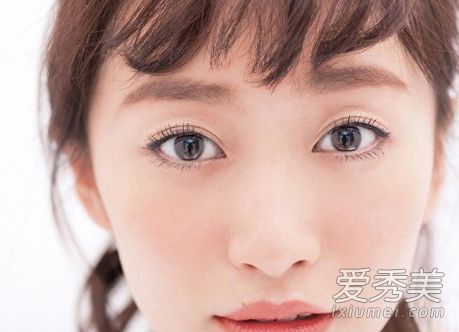 如果你画得不好，你就出局了！图中两条浓眉