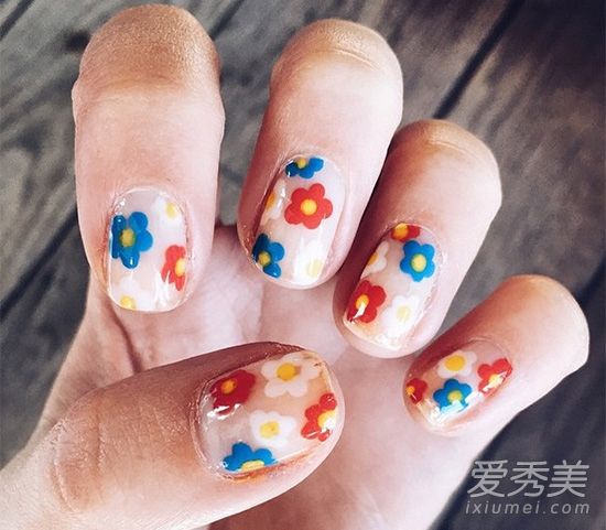 拍这些指甲照片来做指甲！