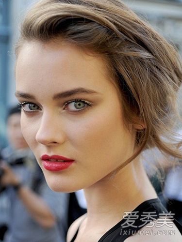 化妆“微造型”打造完美眉毛