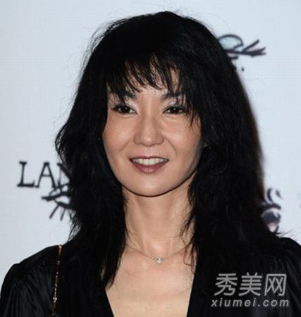 48岁的张可颐的未老化面部共享维护方法