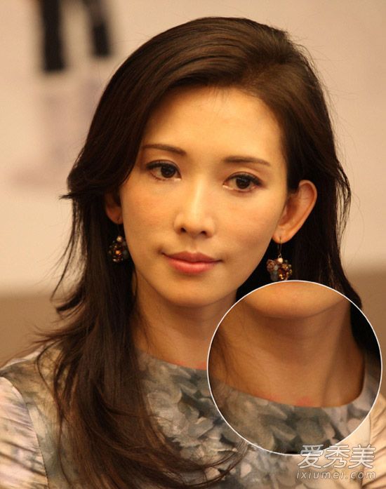 据说凌志修女已经40岁了，但是她的脖子露了出来。