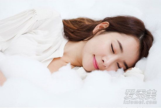 更多的睡眠，更多的美丽！睡美人夜晚醒来后悄悄变美的技巧