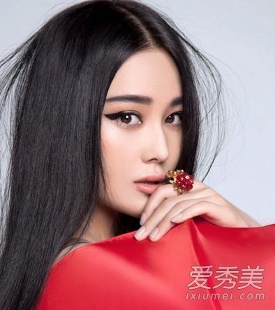 张馨的女神孙莉喜欢裸体美甲