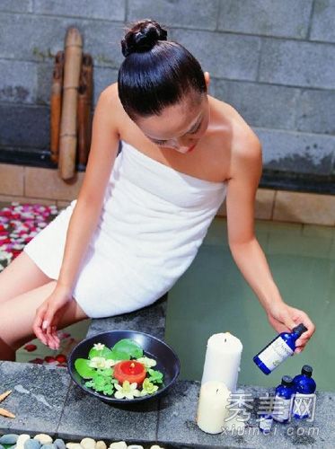 冬季精油护肤法热敷美白+按摩抗皱