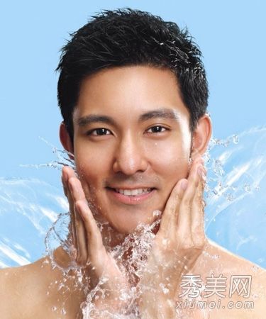 男性护肤:三条面部皱纹暗示疾病