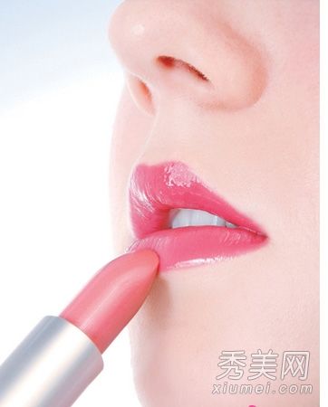 秋冬季护唇法润唇膏一天最多可使用3次。