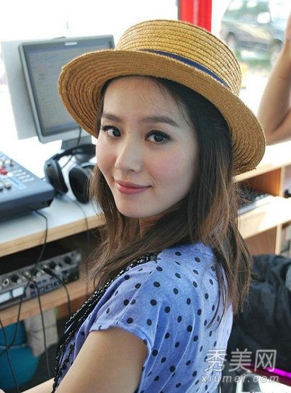 佘诗曼女演员刘诗诗的颧骨太高，不能算是老古董。