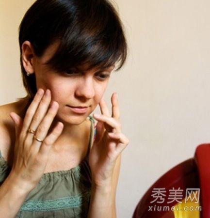 冬季油性皮肤护理如何去除粉刺+控油