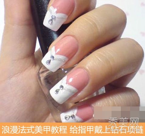 DIY新款法式美甲简单易学，嫩白