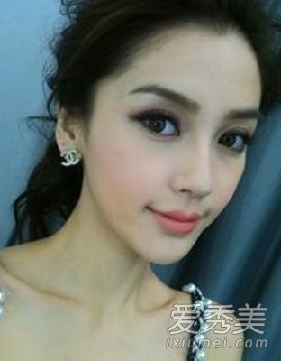 不需要微整形的5步唇部化妆