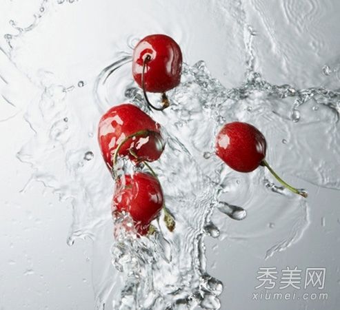 在干燥寒冷的冬天吃什么好？七种水果抗皱保湿。