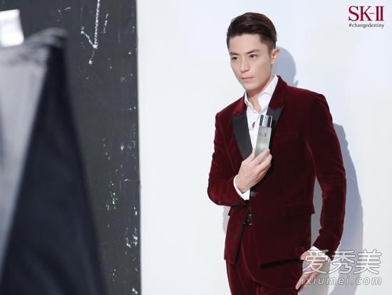 宋仲基、霍建华和休中的男明星使用什么护肤品？