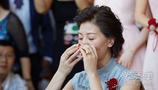 刘诗诗如此漂亮是因为她的妈妈更漂亮