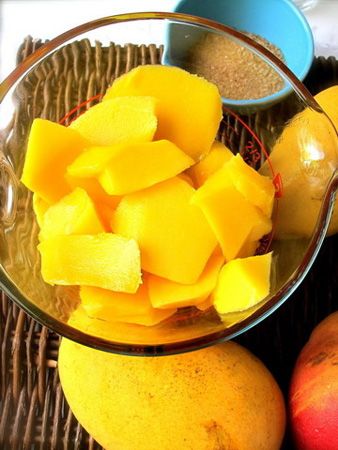 九种纯天然排毒祛痘水果也能美白肌肤。