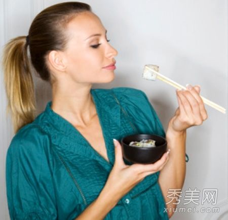 莴苣、黄瓜、芹菜、7种水果和蔬菜的保湿和补充作用加倍