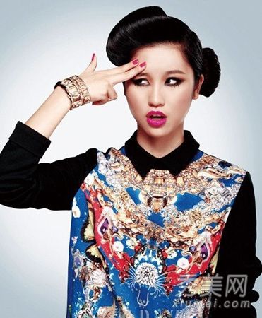 面部穴位按摩手法减压改善皮肤问题