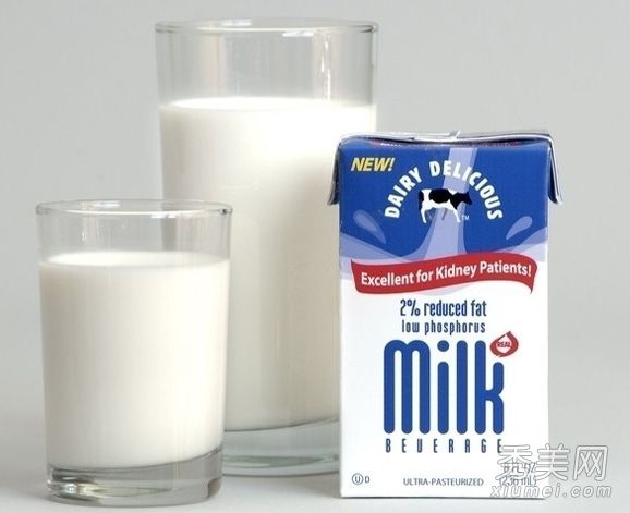 牛奶护肤功效:如何用牛奶美白肌肤？