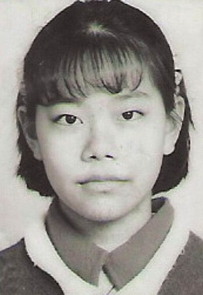 台湾“整容女主播”司蓉整容前的老照片丑得惊人。