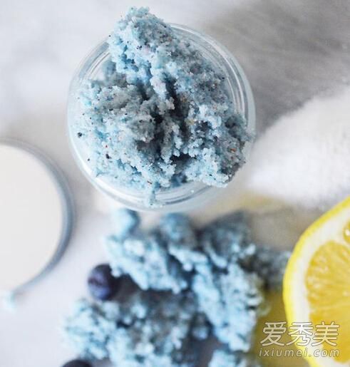 皮肤粗糙和暗淡4人工制品洗去光滑的皮肤