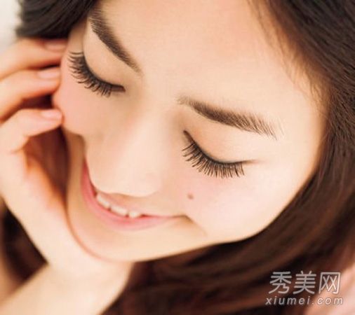 如何让睫毛生长？让睫毛再次生长的5个动作