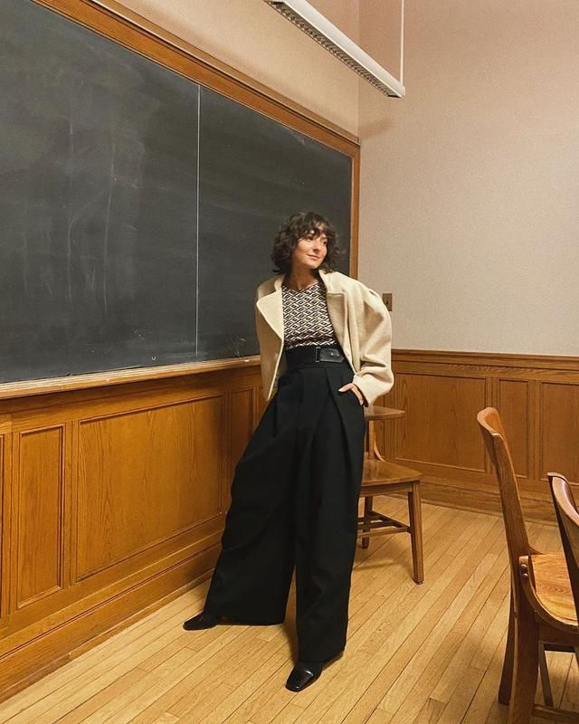 “小粗腿”福音,衣柜必不可少的6款阔腿裤,谁穿谁好看