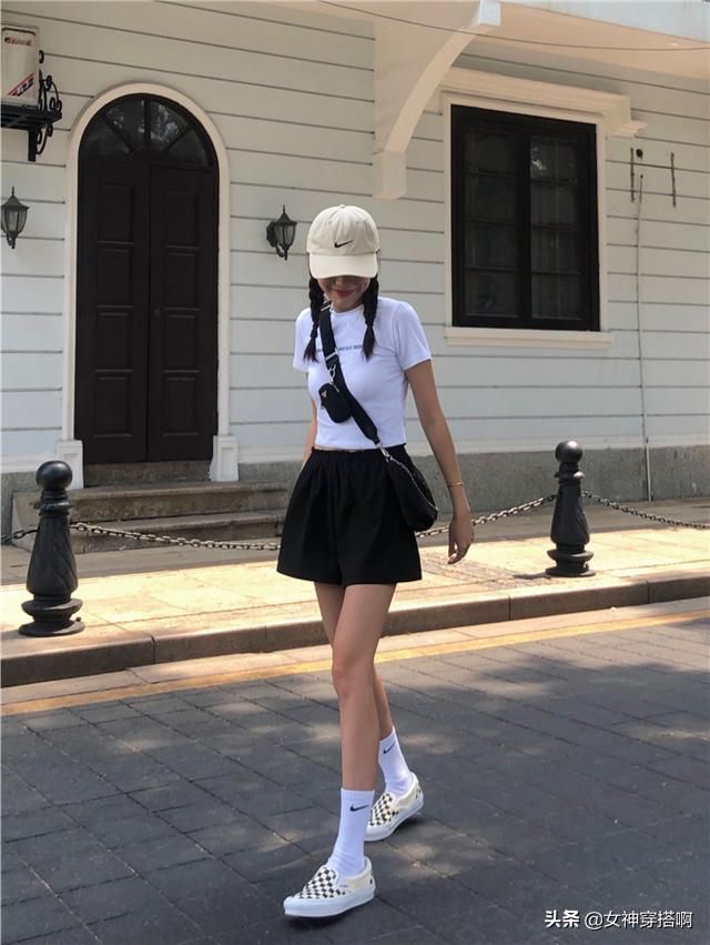 三伏天这么热,最基础的“T恤短袖”,如何搭配才能显瘦又好看?