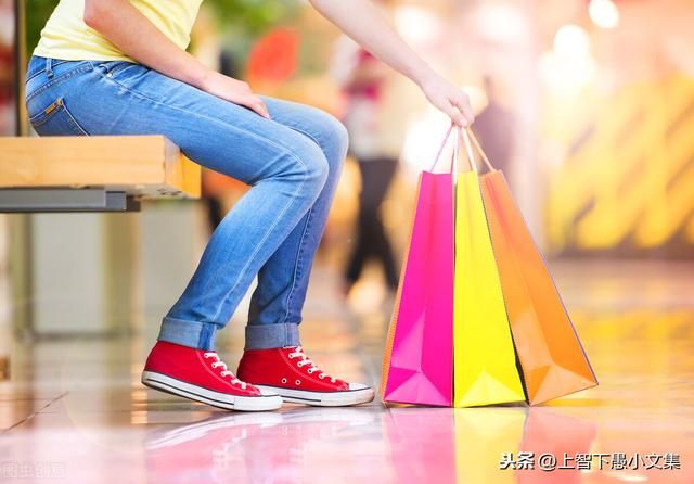 四件上衣两条长裤就撑起一个夏天、一个极简主义者的夏日穿衣法则