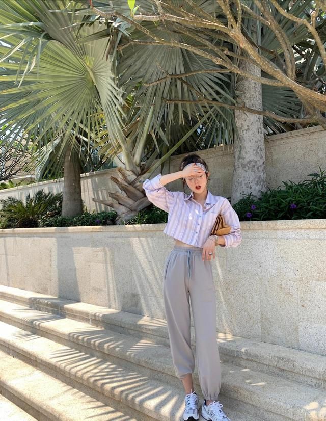 换季怎么穿好看?学一下时尚博主的穿搭,简约休闲时尚又个性