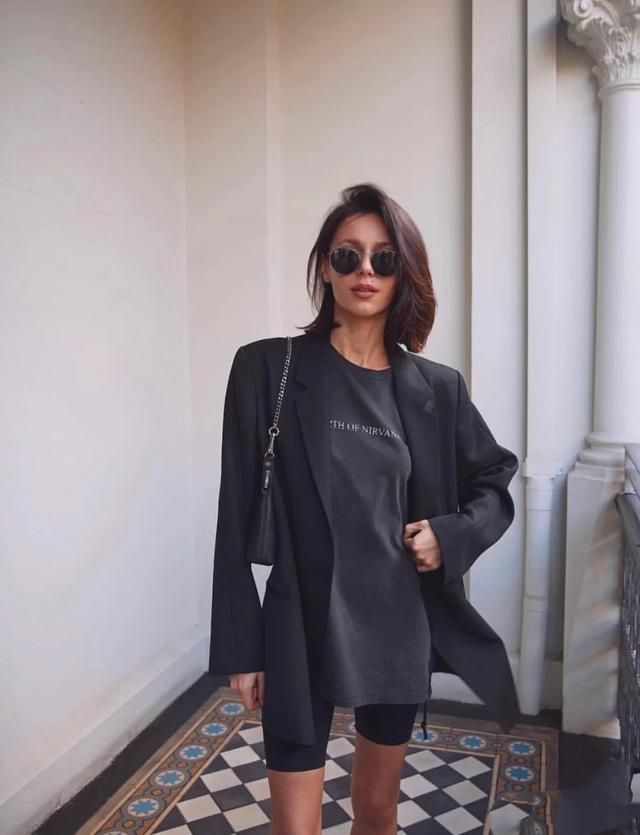 夏季就要穿得简约高级,看这位时尚博主穿搭,基础款打造高级风