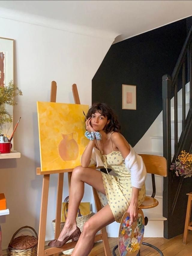 最近火了一种穿法叫:连衣裙+开衫,时髦显高,照着穿就对了