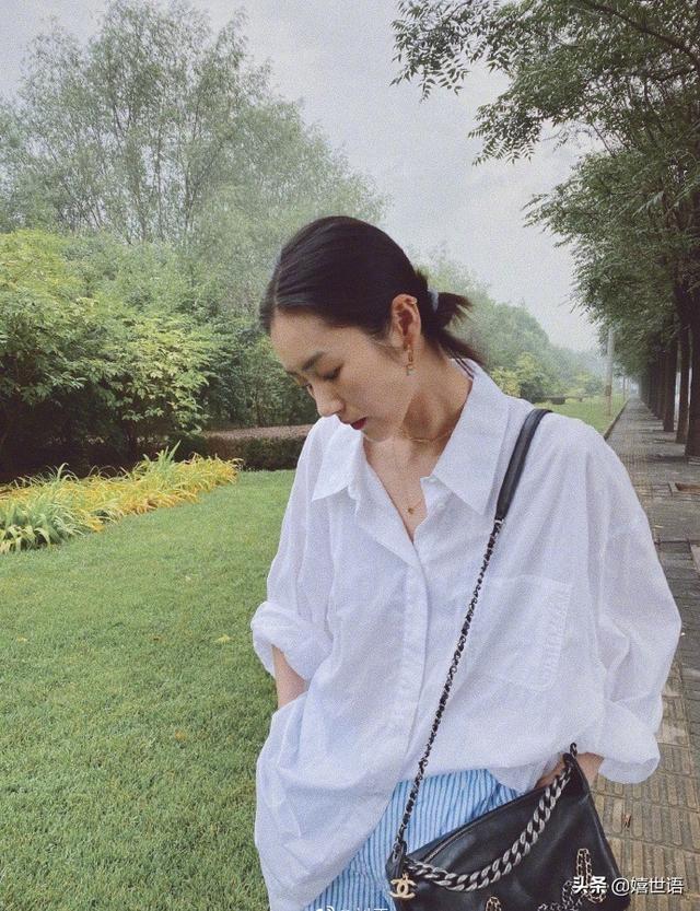 國民大表姐劉雯，清爽夏日穿搭，簡簡單單就很美