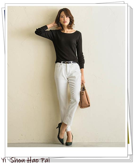 白色牛仔裤的日系轻熟搭配示范，很适合30-45岁的女人